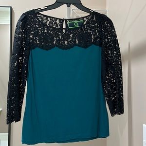 Boat neck blouse with lace